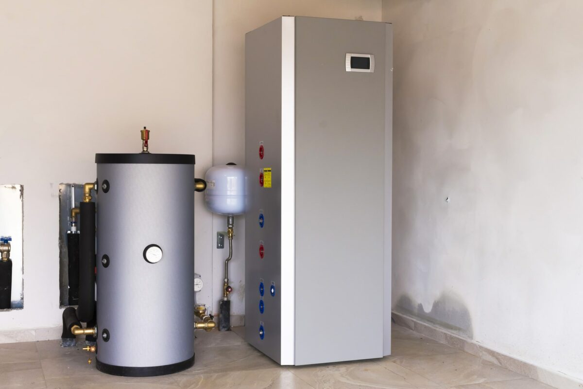 heat pump air - water in the boiler room
